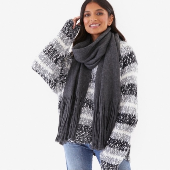 LUCKY BRAND Solid Gray Oversized Extra Long Felts Fringed Wrap Shawl Scarf NWOT - Picture 2 of 11